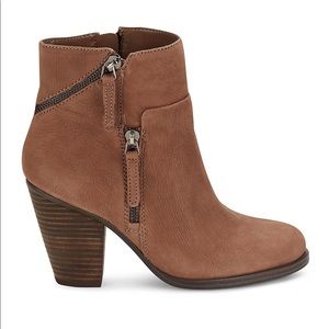Vince Camuto Hinnegan Boots